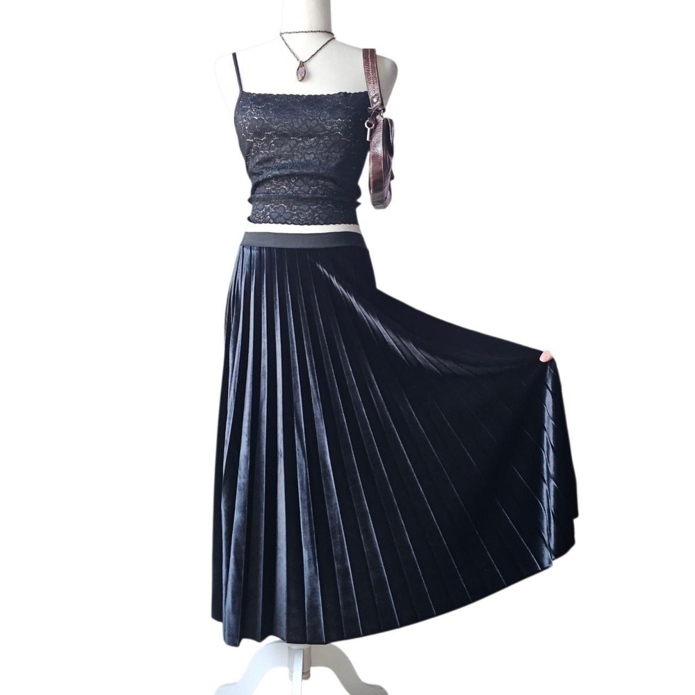 Koton Elegant Black Pleated Velvet Skirt Small